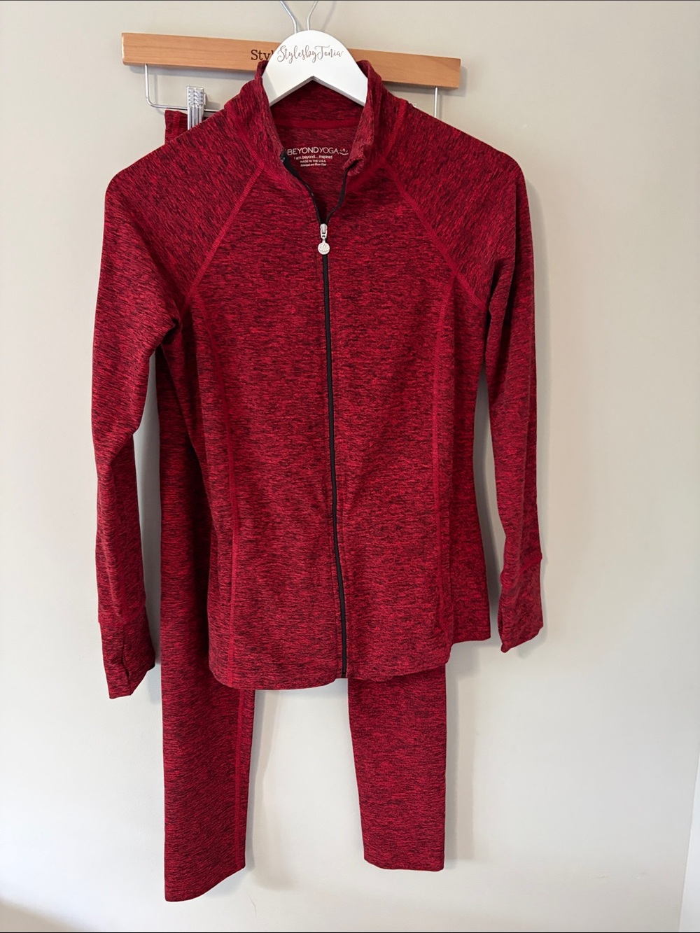 Beyond Yoga SET Peplum Back Jacket Red Spacedye Top Full Zip High Rise Pant Sz M - Picture 1 of 15